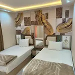 شقة واسعة مريحة بكافة الامكانيات والفرش الحديث في المهندسين قريب من النيل والمتحف وجامعة الدول