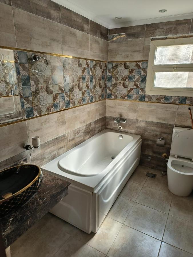 Apartment واسعة مريحة بكافة الامكانيات والفرش الحديث في المهندسين قريب من النيل والمتحف وجامعة الدول Cairo