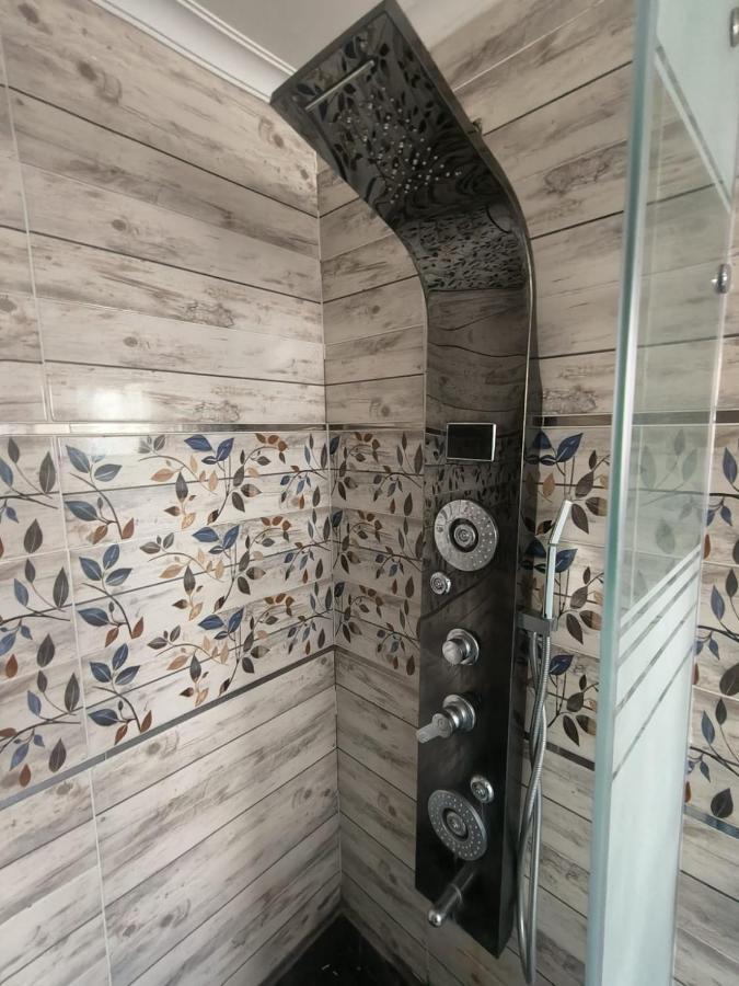 واسعة مريحة بكافة الامكانيات والفرش الحديث في المهندسين قريب من النيل والمتحف وجامعة الدول Apartment Cairo