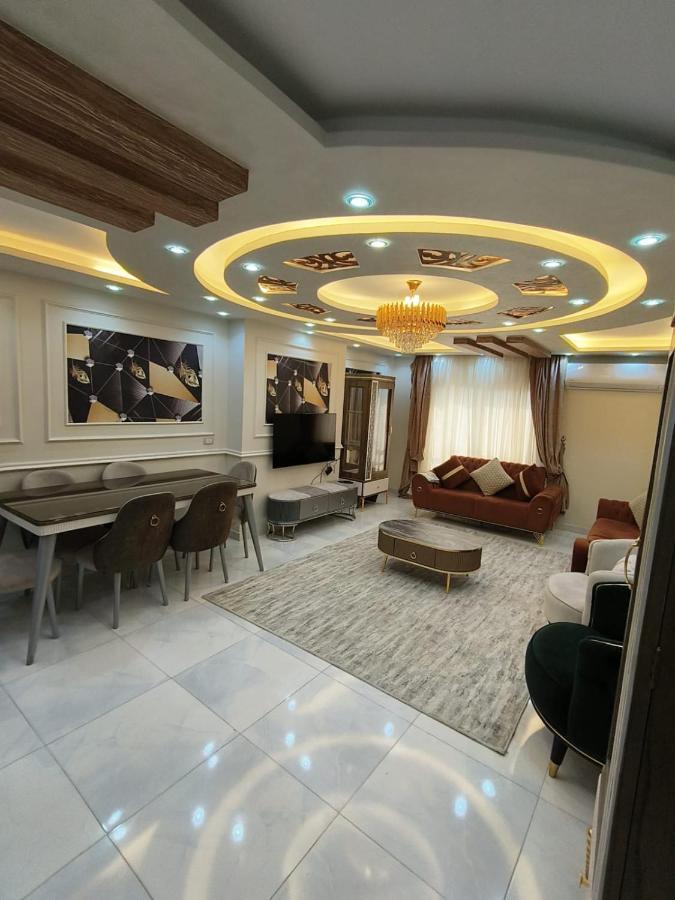 واسعة مريحة بكافة الامكانيات والفرش الحديث في المهندسين قريب من النيل والمتحف وجامعة الدول Cairo