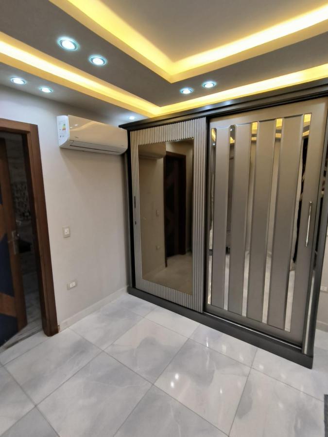 واسعة مريحة بكافة الامكانيات والفرش الحديث في المهندسين قريب من النيل والمتحف وجامعة الدول