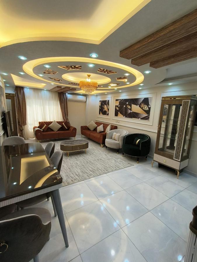 واسعة مريحة بكافة الامكانيات والفرش الحديث في المهندسين قريب من النيل والمتحف وجامعة الدول Cairo