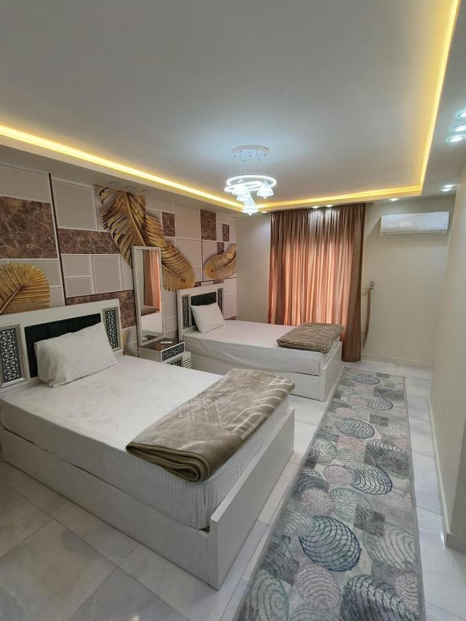 واسعة مريحة بكافة الامكانيات والفرش الحديث في المهندسين قريب من النيل والمتحف وجامعة الدول Apartment Cairo