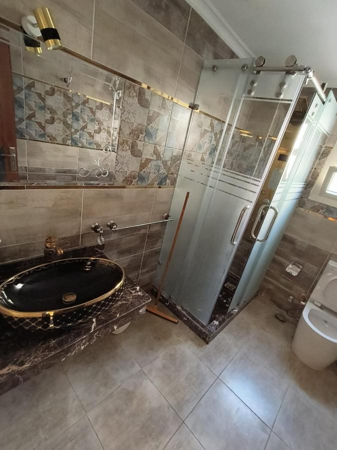 Apartment واسعة مريحة بكافة الامكانيات والفرش الحديث في المهندسين قريب من النيل والمتحف وجامعة الدول Cairo
