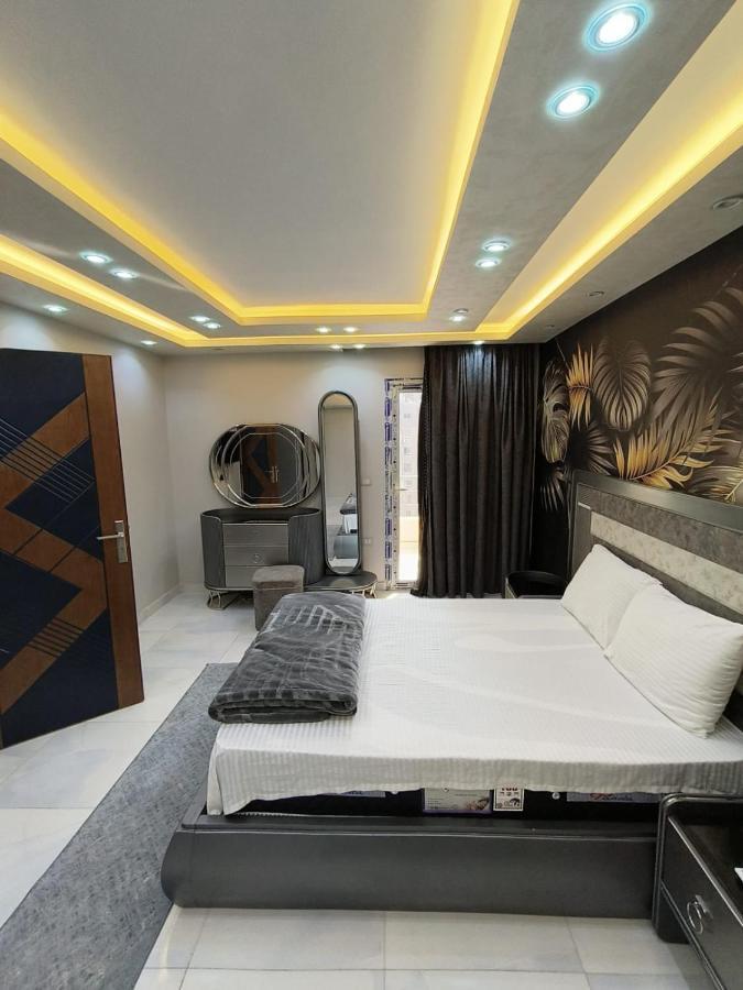 Apartment واسعة مريحة بكافة الامكانيات والفرش الحديث في المهندسين قريب من النيل والمتحف وجامعة الدول Cairo