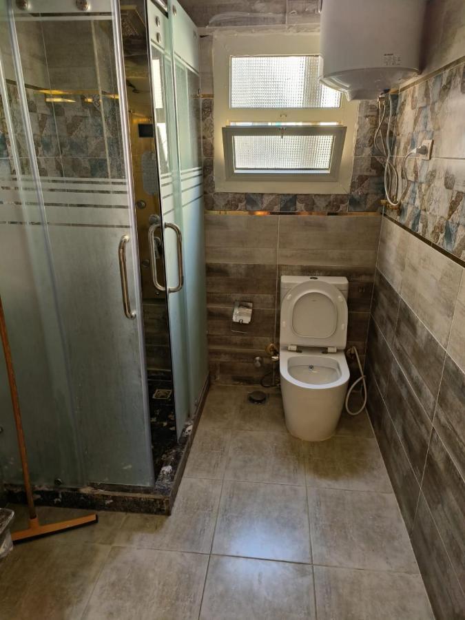 واسعة مريحة بكافة الامكانيات والفرش الحديث في المهندسين قريب من النيل والمتحف وجامعة الدول Cairo